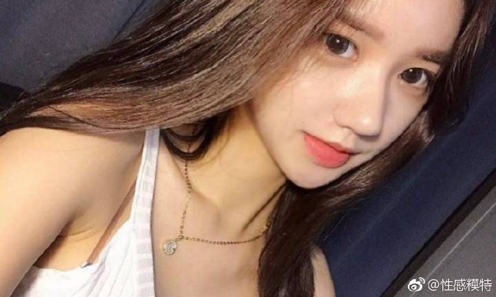 济南动物园大熊猫“华奥”迎来18岁生日